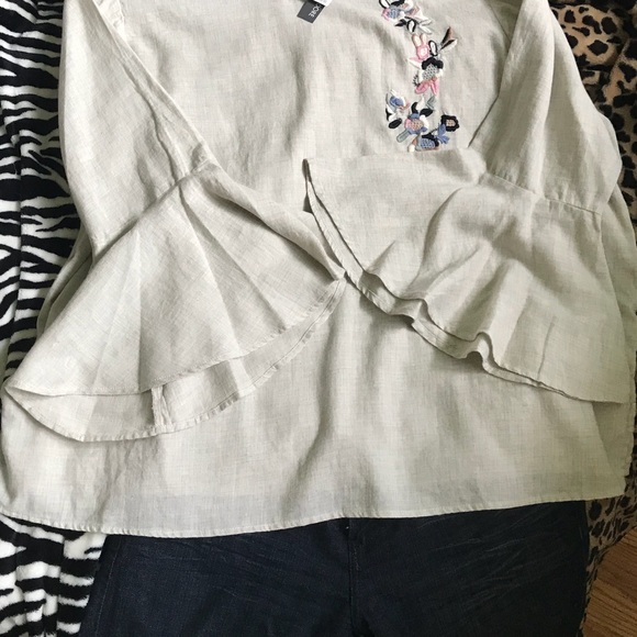 NWT Chelsea & Theodore woman’s shirt🍁🍂 - Picture 5 of 7